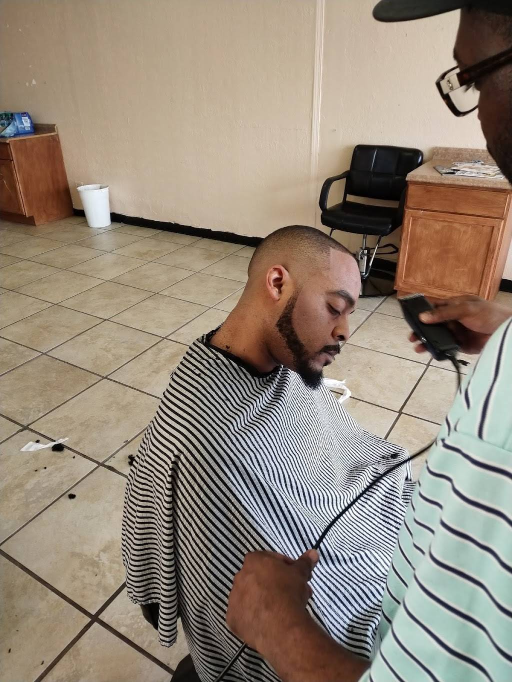 Prestige barbershop | 9122 N MacArthur Blvd, Oklahoma City, OK 73132, USA | Phone: (405) 417-5014