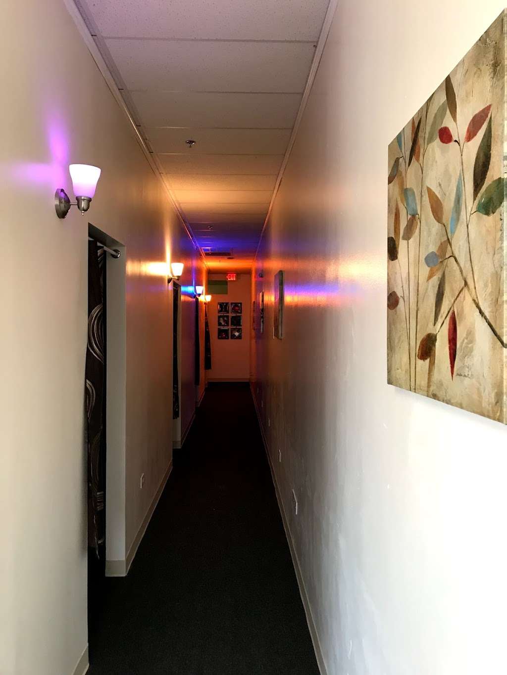 Foot Retreat 337 Randall Rd, South Elgin, IL 60177, USA BusinessYab