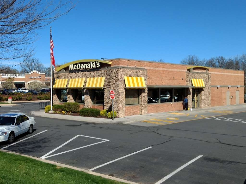 McDonalds | 43210 Southern Walk Plaza, Ashburn, VA 20148, USA | Phone: (703) 729-7906