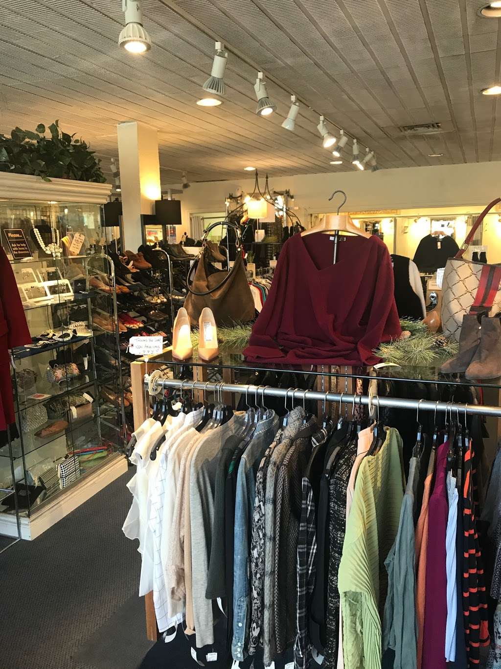 Closet Exchange Main Retail Store | 906 Great Plain Ave, Needham, MA 02492, USA | Phone: (781) 449-2500