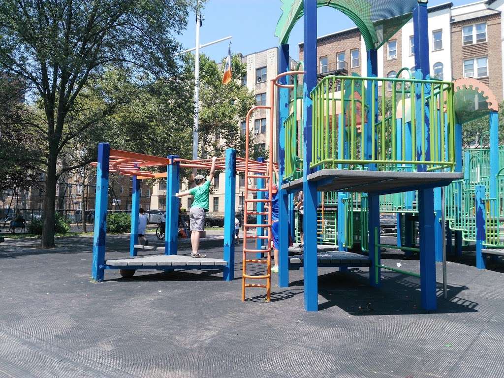 Brighton Beach Playground | Brighton 2nd St. &, Brightwater Ct, Brooklyn, NY 11235, USA | Phone: (212) 639-9675