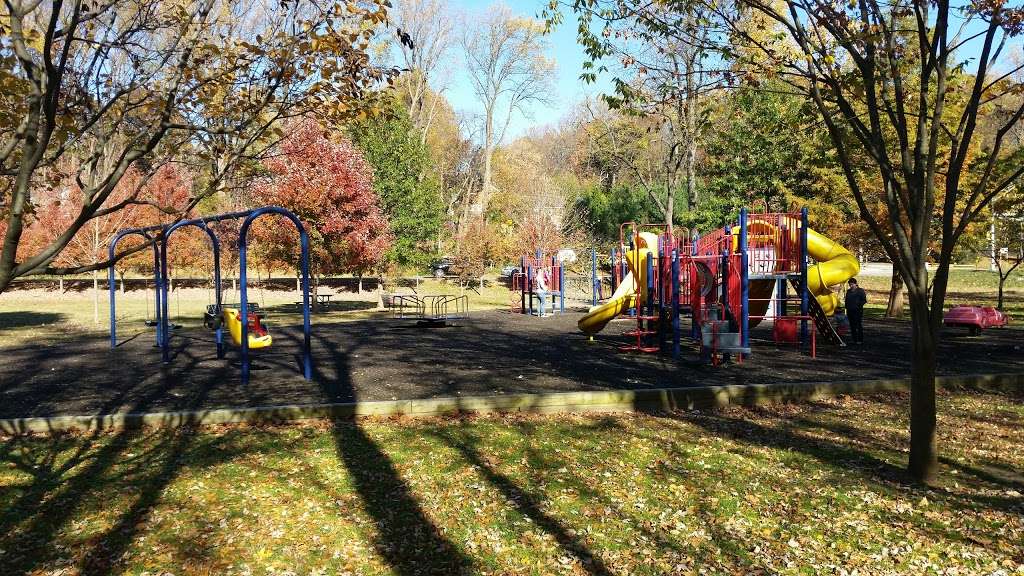 Park at Beach and Cedar | Rock Creek Trail, Bethesda, MD 20814, USA