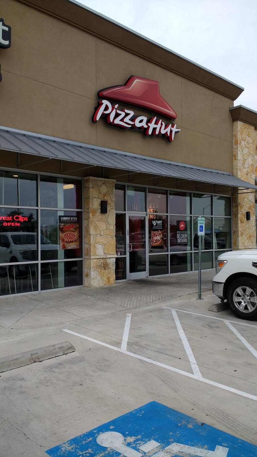 Pizza Hut | 340 Mercedes St, Benbrook, TX 76126, USA | Phone: (817) 249-4530