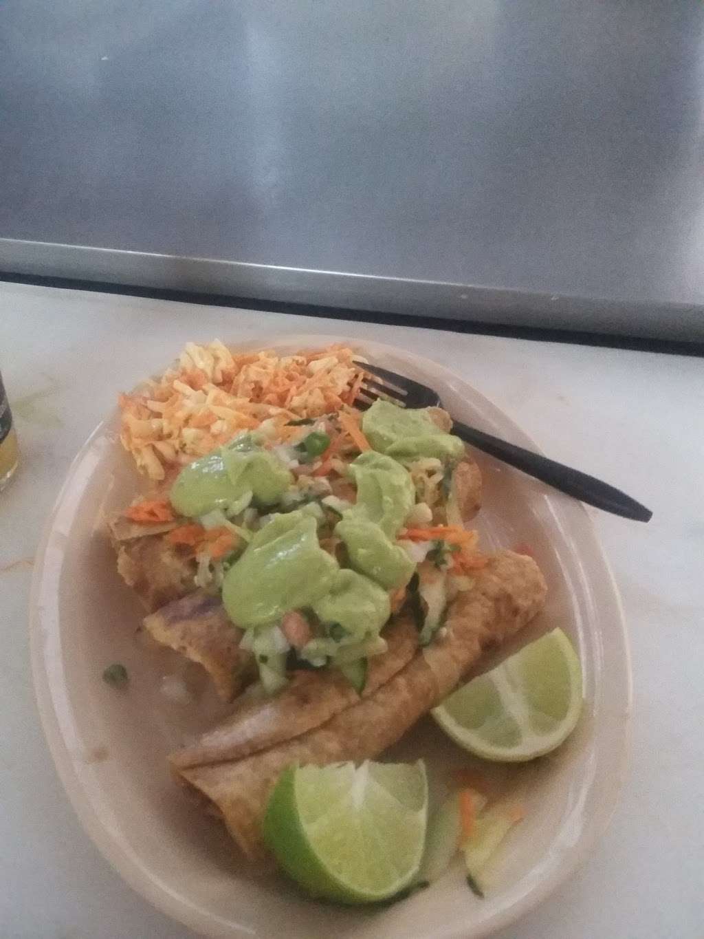 Mariscos Guayabitos Restaurant | 12615 San Fernando Rd, Sylmar, CA 91342 | Phone: (818) 427-3985