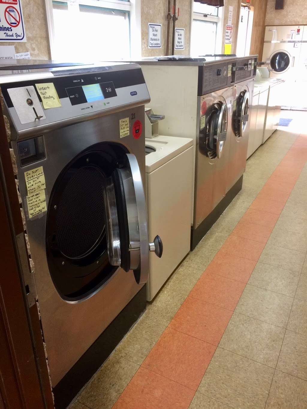 Countryside Coin Laundry | 1512, 646 E Maple St, Mcconnellsburg, PA 17233, USA | Phone: (717) 552-5373