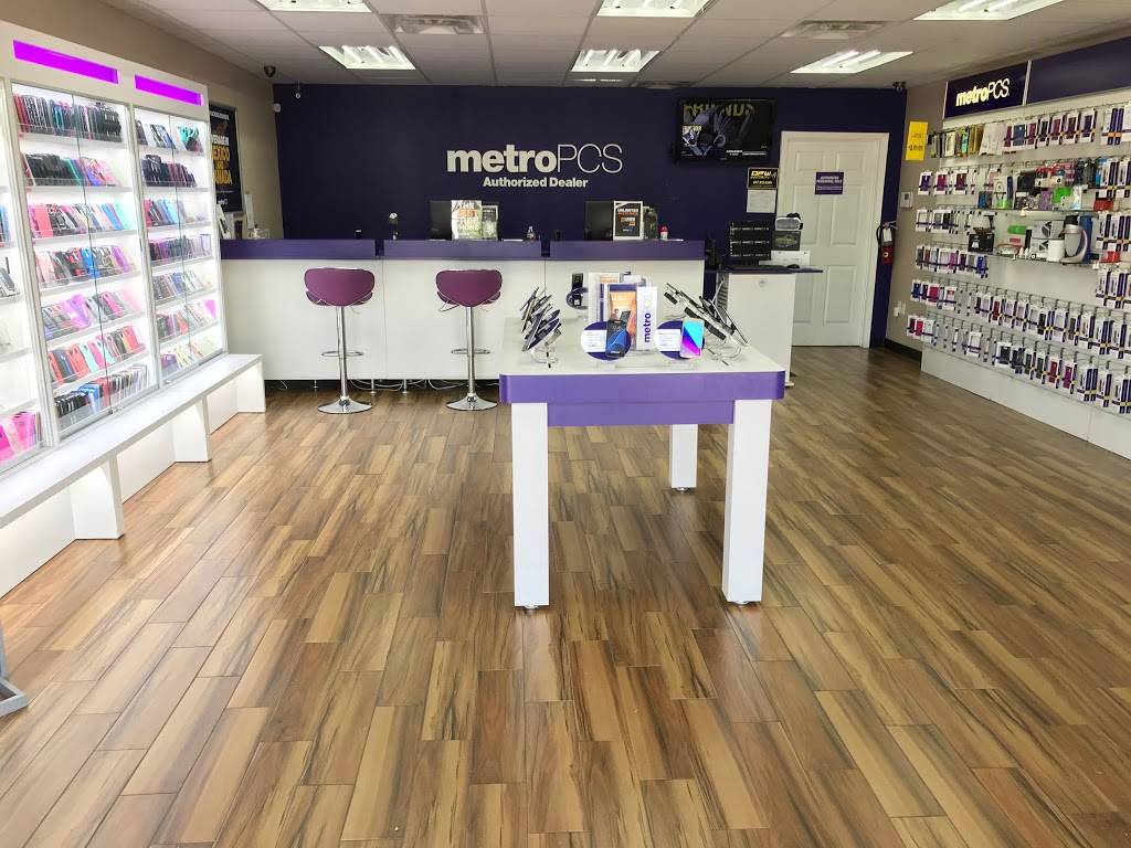 Metro by T-Mobile | 5739 Crowley Rd Ste B, Fort Worth, TX 76134, USA | Phone: (817) 882-6700