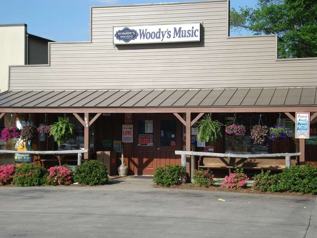 Woodys Music | 1118 Cherry Rd, Rock Hill, SC 29732, United States | Phone: (803) 324-9663