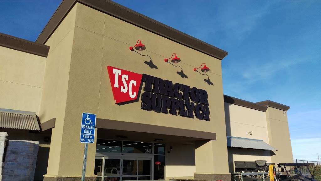 Tractor Supply Co. | 3747 E Palmdale Blvd, Palmdale, CA 93550, USA | Phone: (661) 575-9575