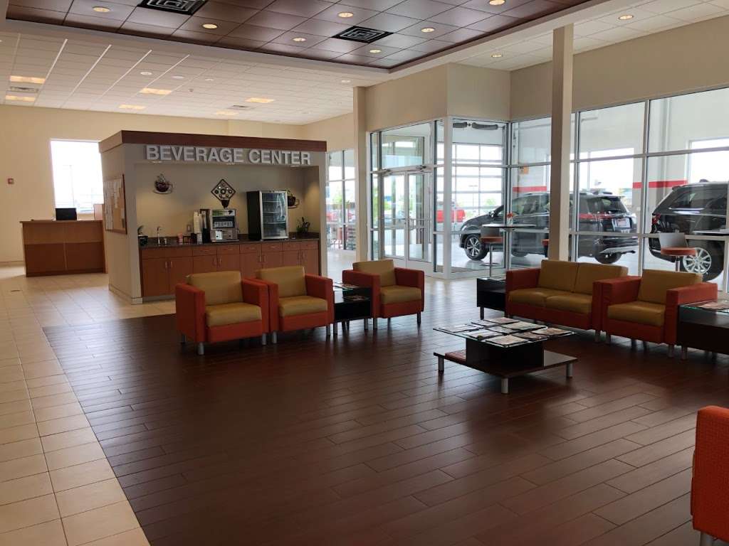 New Holland Toyota | 524 W Main St, New Holland, PA 17557, USA | Phone: (717) 354-4766