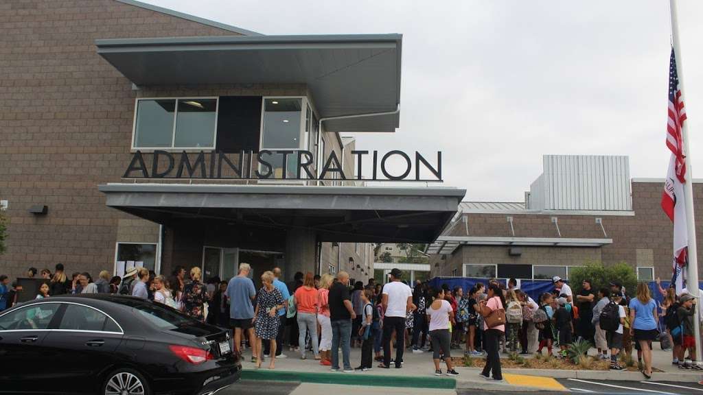 Skyline Elementary School | 606 Lomas Santa Fe Dr, Solana Beach, CA 92075, USA | Phone: (858) 794-3600