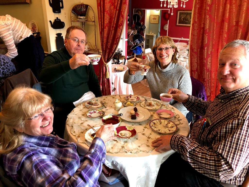 High Tea With Gerri | 144 Old McHenry Rd, Long Grove, IL 60047, USA | Phone: (847) 948-1724