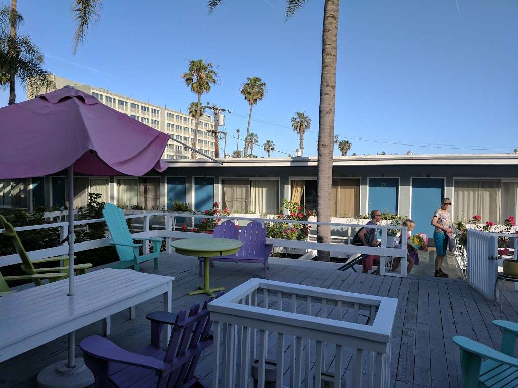 Seaview Hotel | 1760 Ocean Ave, Santa Monica, CA 90401 | Phone: (310) 393-6711