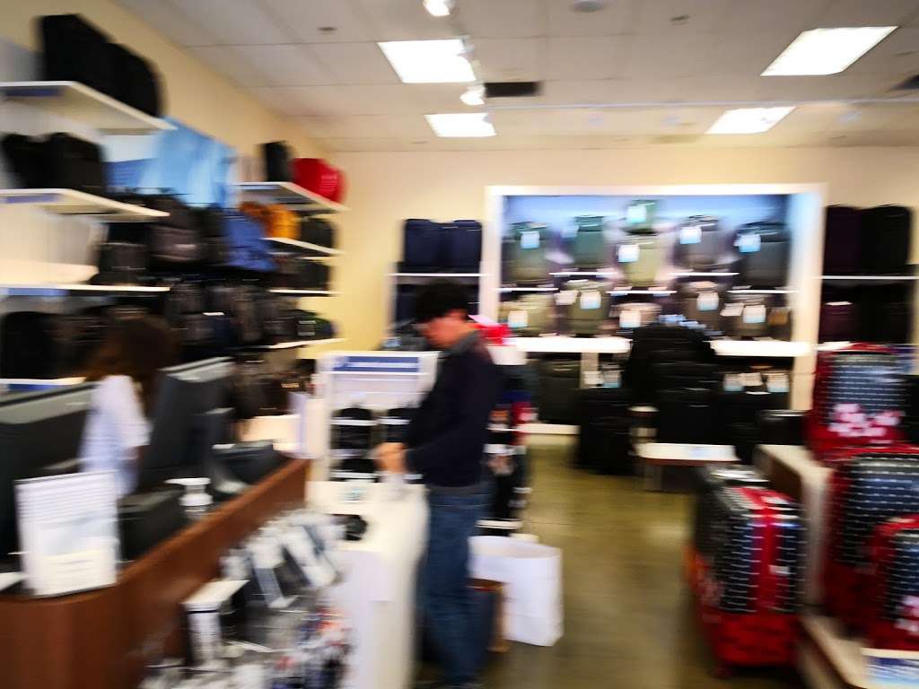 Samsonite | 100 Citadel Dr, Commerce, CA 90040, USA | Phone: (323) 722-4255