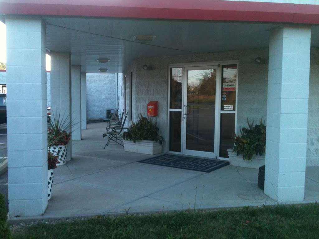 Store Here Self Storage | 2425 Mitthoeffer Rd, Indianapolis, IN 46229, USA | Phone: (317) 891-8670
