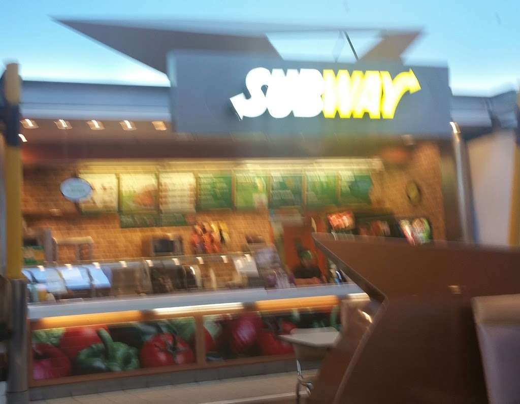 Subway Restaurants | 6170 W Grand Ave, Gurnee, IL 60031, USA | Phone: (847) 855-0820