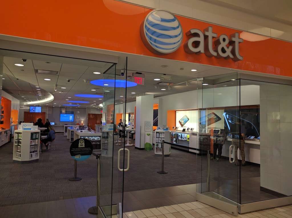 AT&T Store | 8005-L Tysons Corner Center, McLean, VA 22102, USA | Phone: (703) 834-2530