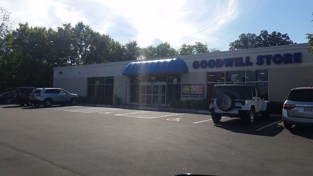 Goodwill Store | 15050 Greyhound Ct, Carmel, IN 46032, USA | Phone: (317) 844-1021