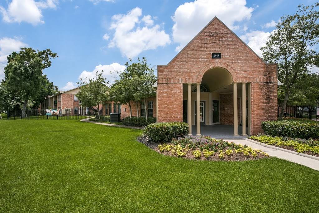 Forest Creek Apartments | 5915 Uvalde Rd, Houston, TX 77049, USA | Phone: (281) 899-5025