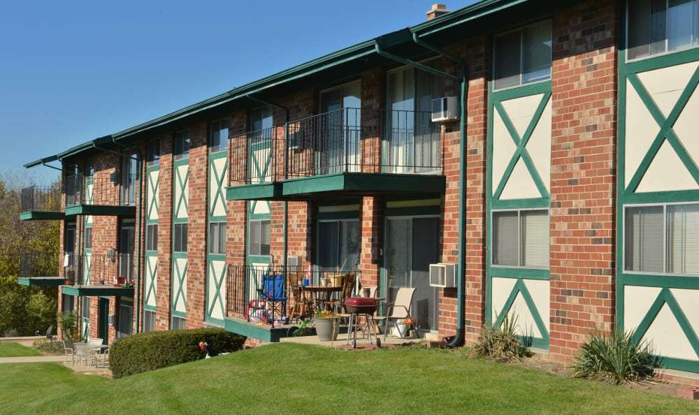 Piccadilly Apartments | 10137 W Cold Spring Rd, Greenfield, WI 53228, USA | Phone: (414) 939-0432
