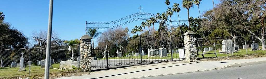 Holy Cross Cemetery Pomona Ca Holy Cross Catholic Cemetery 444 E Lexington Ave Pomona Ca
