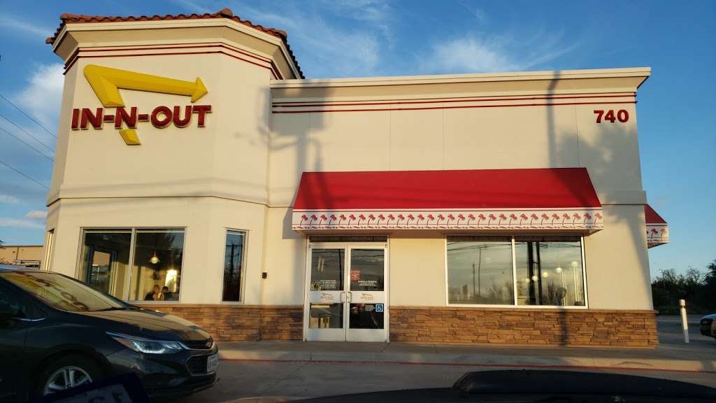 In-N-Out Burger | 740 N, I-35E, Lancaster, TX 75146, USA | Phone: (800) 786-1000