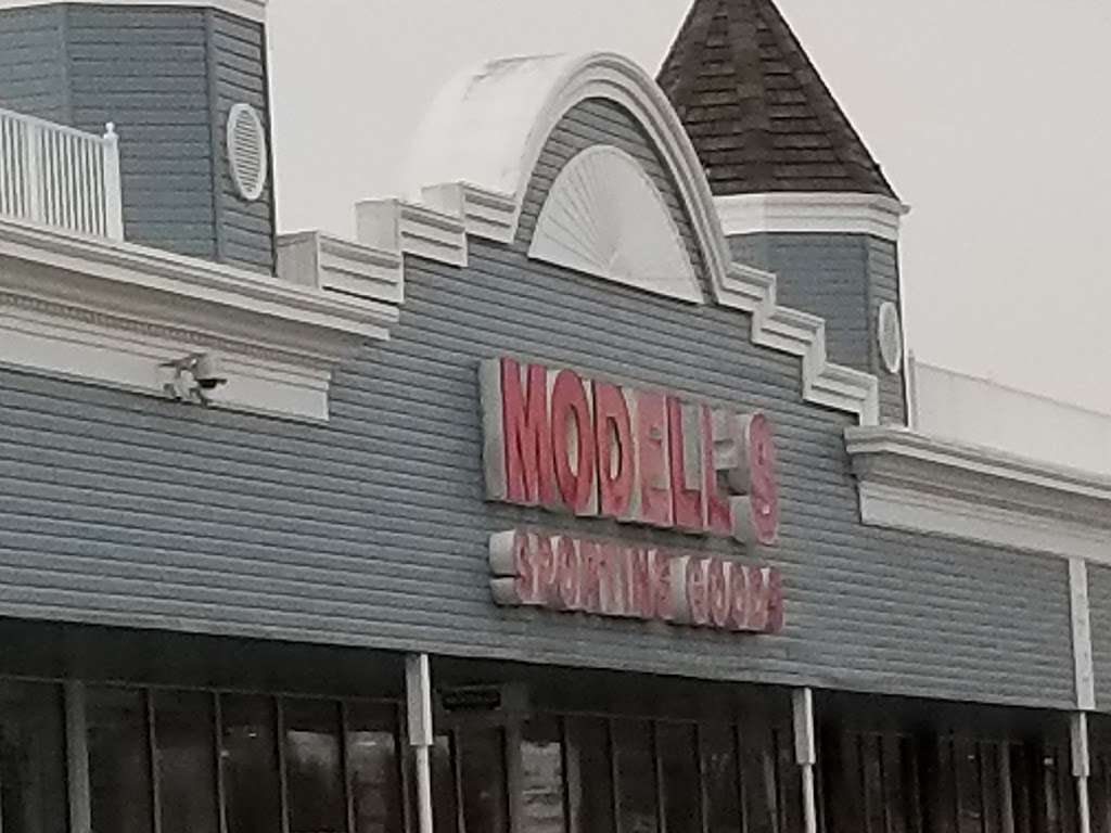 Modells Sporting Goods | 222 Sunrise Hwy, Freeport, NY 11520, USA | Phone: (516) 379-1400 Modells Sporting Goods | 222 Sunrise Hwy, Freeport, NY 11520, USA | Phone: (516) 379-1400