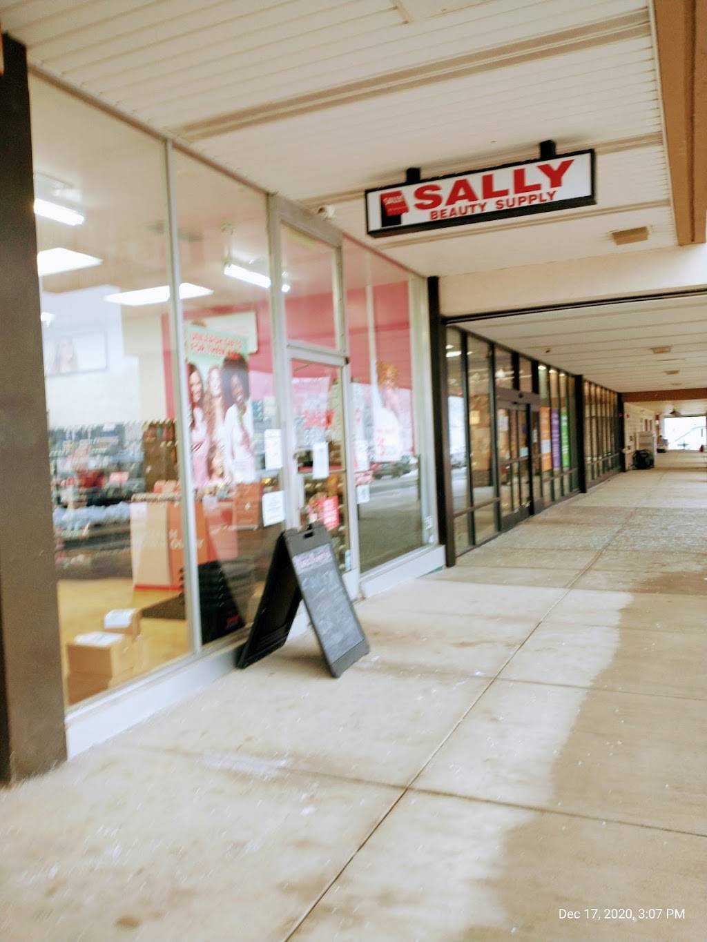 Sally Beauty | 647 Clairton Blvd, Pleasant Hills, PA 15236, USA | Phone: (412) 655-4223