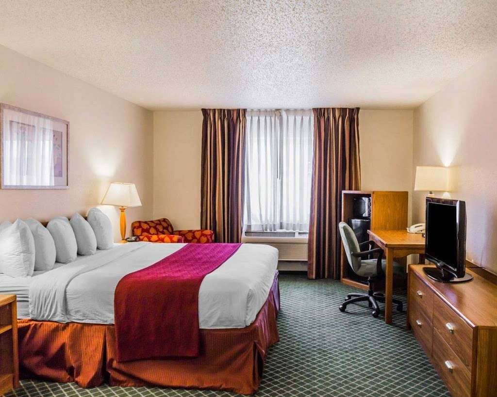 Quality Inn & Suites Golden - Denver West - Federal Center | 11907 6th Ave, Golden, CO 80401, USA | Phone: (303) 231-9939