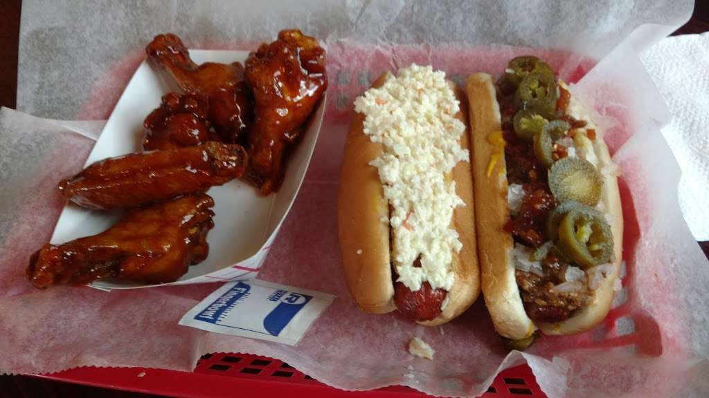 Joes Famous Wings & Wieners | 1802, 56 W Main St, Leola, PA 17540, USA | Phone: (717) 556-0676