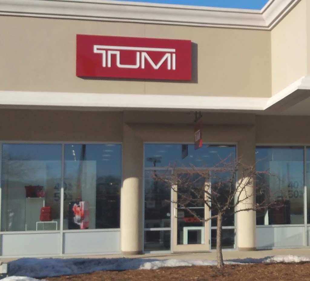 TUMI Outlet Store - Pleasant Prairie | 11211 120th Ave A014, Pleasant Prairie, WI 53158, USA | Phone: (262) 857-3285