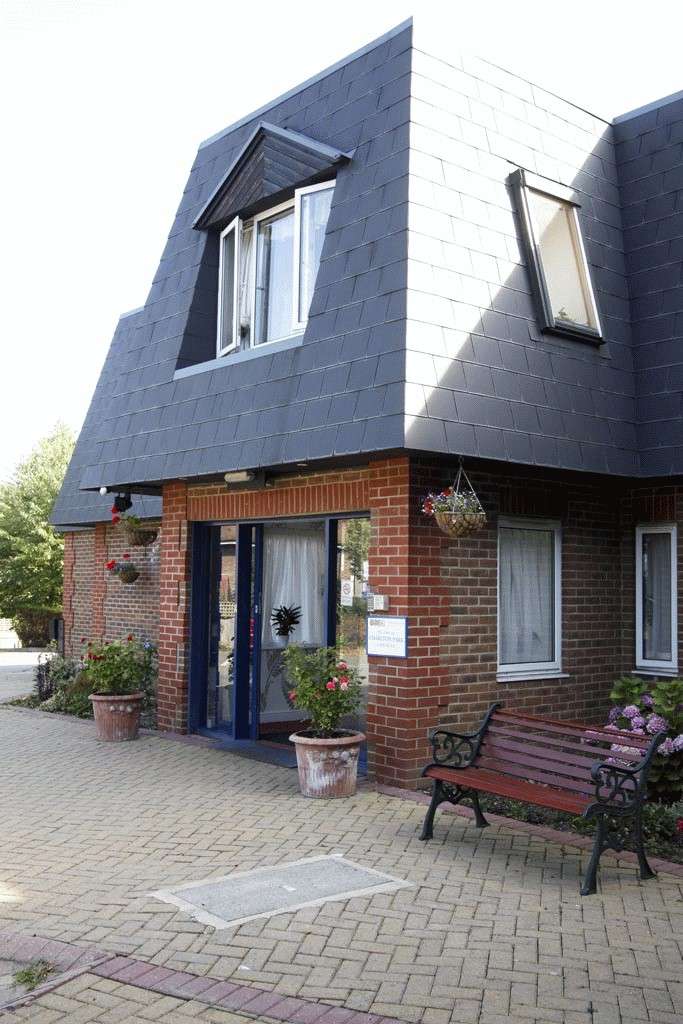 Charlton Park Care Home | 21 Cemetery Ln, Charlton, London SE7 8DZ, UK | Phone: 020 8003 0259