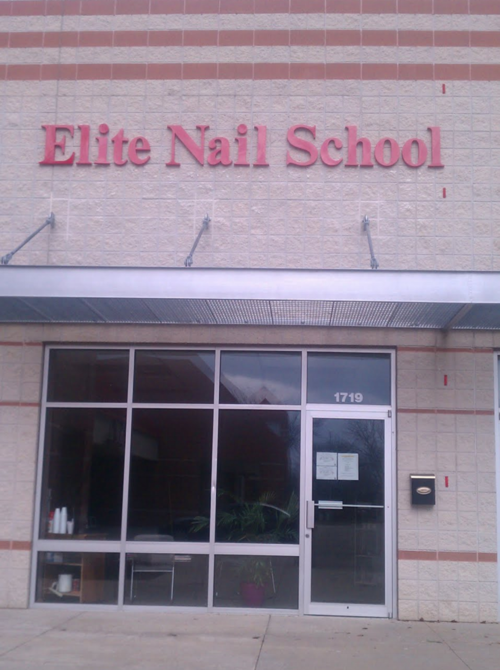 Elite Nail School | 1719 Thierer Rd, Madison, WI 53704, USA | Phone: (608) 241-1719