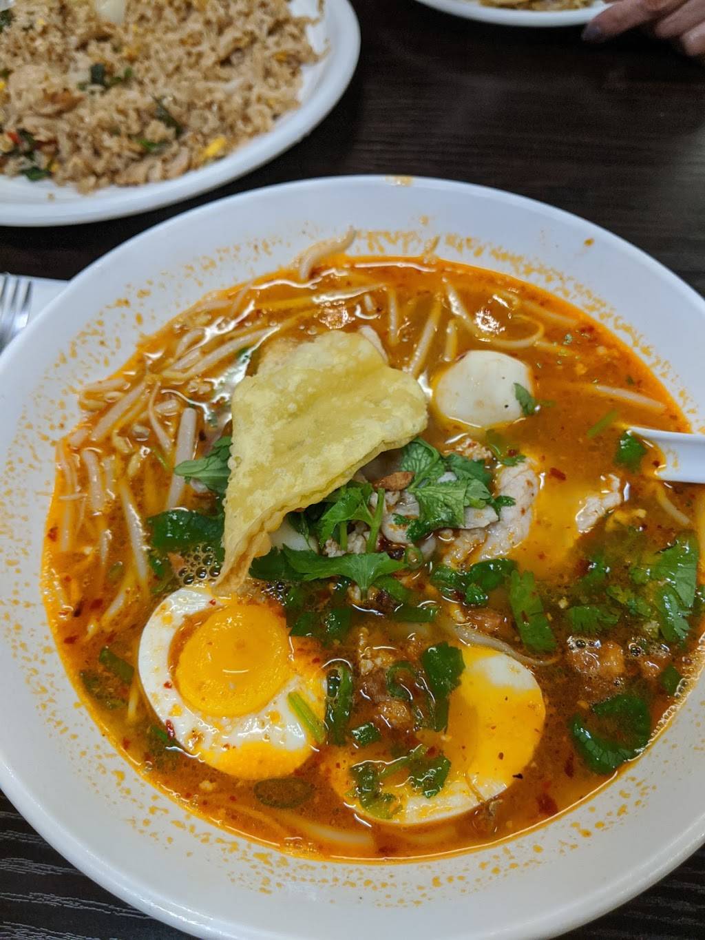 Bangkok Street Food | 6300 White Ln Suite F, Bakersfield, CA 93309, USA | Phone: (661) 885-8588