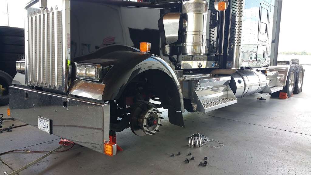 T & W Tire | 3101 N Houston School Rd, Lancaster, TX 75134, USA | Phone: (972) 228-8280