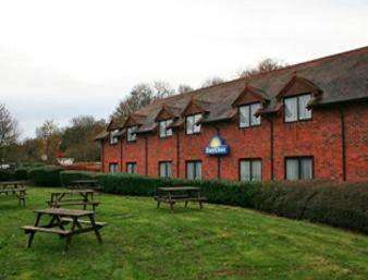 Days Inn Sevenoaks Clacket Lane | Roadchef Motorway Svc Area, Tatsfield, Westerham TN16 2ER, UK | Phone: 0844 225 0772