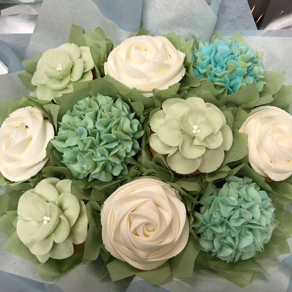 Cupcake Bouquets | 669 Westwood Ave, River Vale, NJ 07675 | Phone: (201) 483-9176