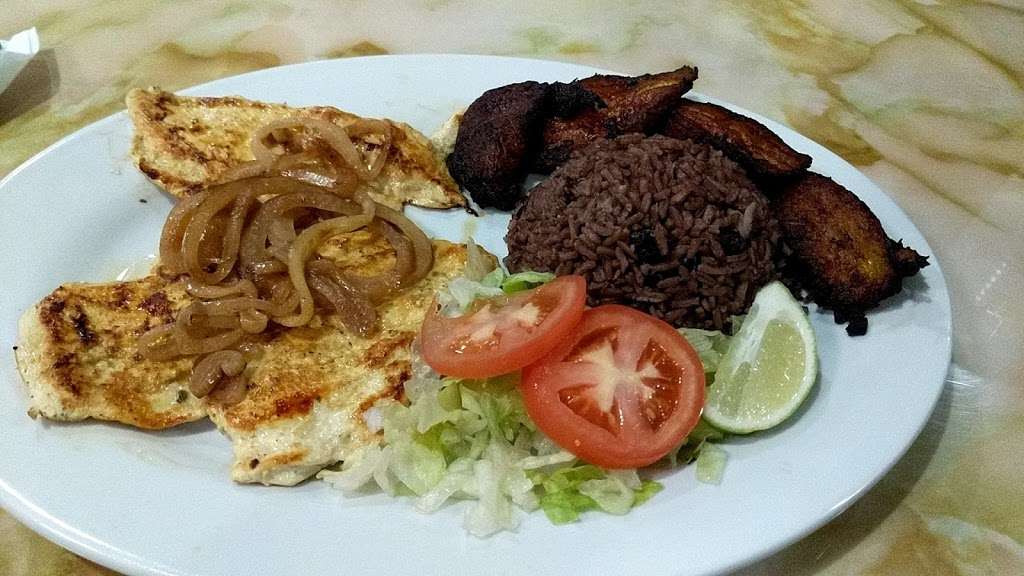 Hebers Cuban Cafe East Orlando | 587 S Chickasaw Trail, Orlando, FL 32825 | Phone: (407) 757-2901