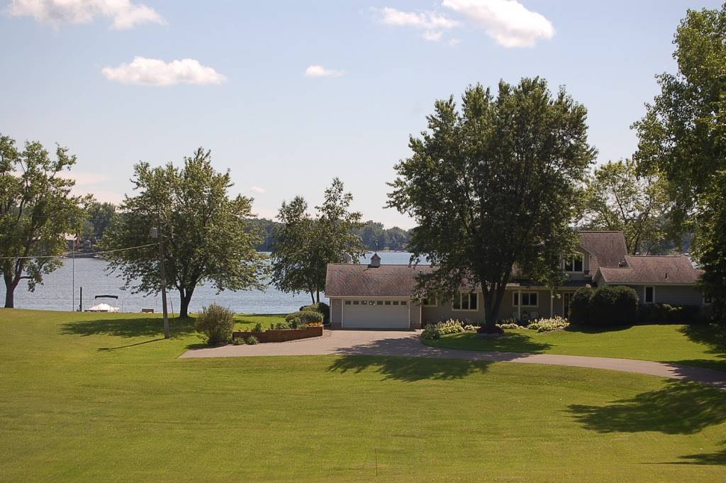 Lady Loon Cottages | 5035 Beach St NE, Prior Lake, MN 55372, USA | Phone: (612) 859-0806