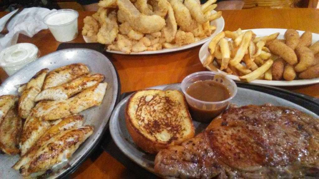 Riverside Fish House | 1341 Dallas Stanley Hwy, Dallas, NC 28034, USA | Phone: (704) 922-8360