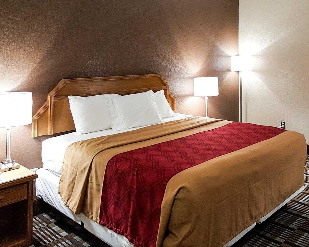 Econo Lodge | 68 East Rampart Road, Shelbyville, IN 46176, USA | Phone: (317) 398-0472