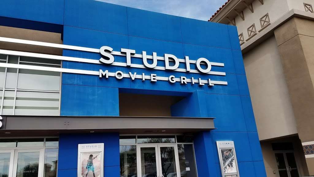 Studio Movie Grill | 15515 N Hayden Rd, Scottsdale, AZ 85260, USA | Phone: (602) 560-9084