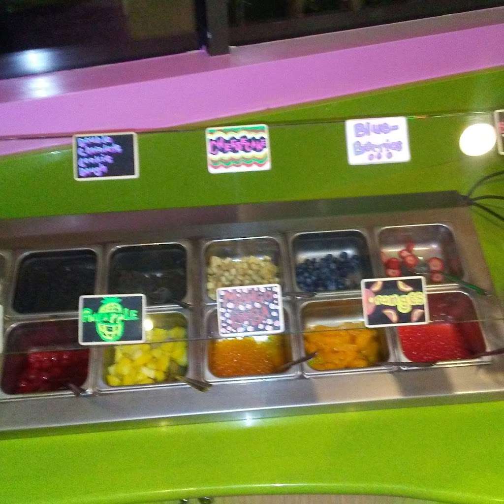 Sweeties FroYo Cafe | 8221 S Holly St, Centennial, CO 80122, USA | Phone: (720) 484-6627