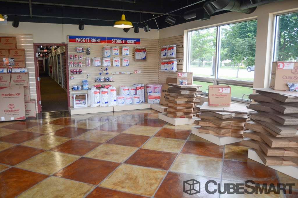 CubeSmart Self Storage | 565 W Boughton Rd, Bolingbrook, IL 60440, USA | Phone: (630) 226-9534