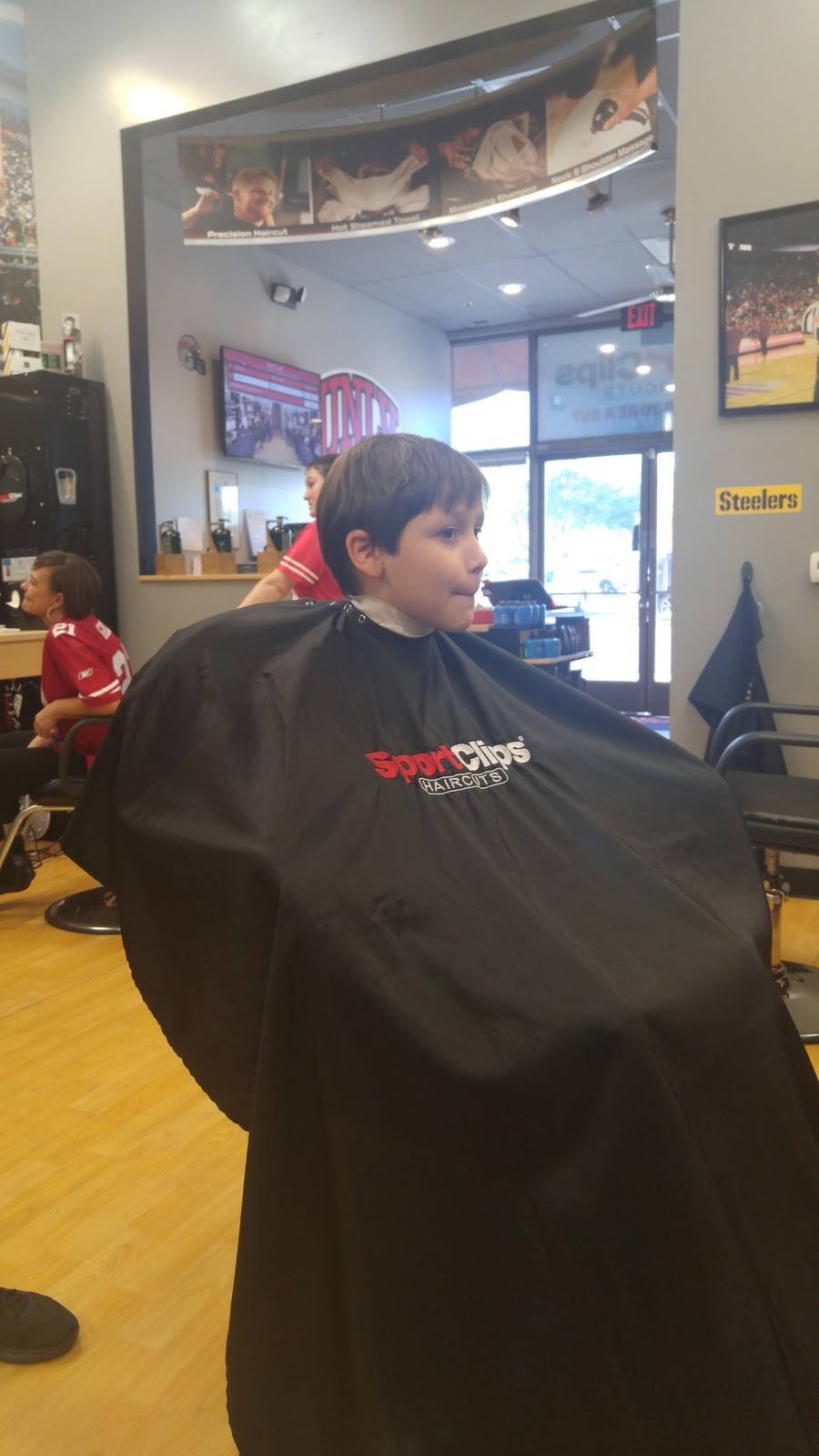 Sport Clips Haircuts of Las Vegas - Blue Diamond | 3962 Blue Diamond Dr, Las Vegas, NV 89139, USA | Phone: (702) 331-5329