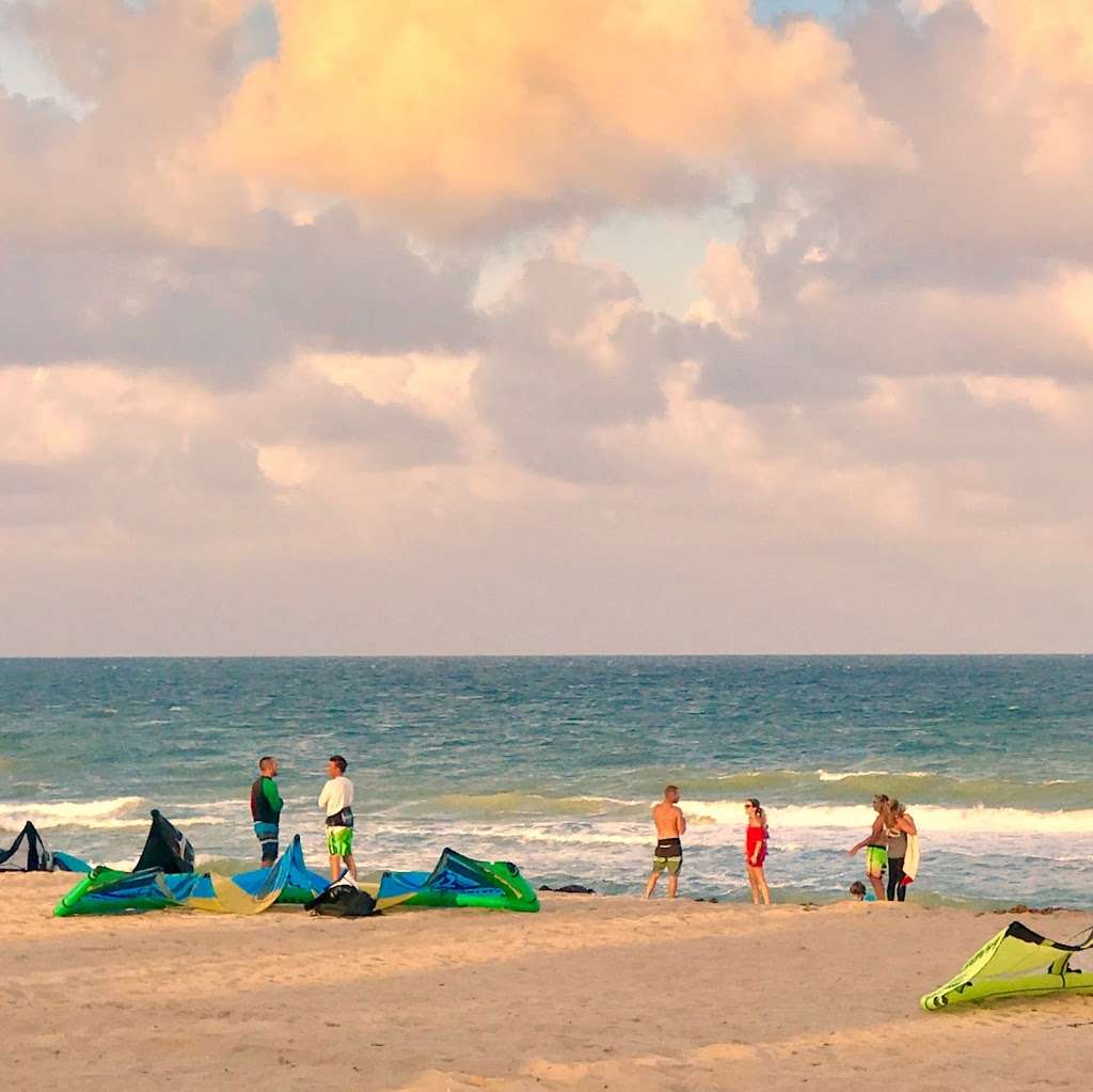 Kiteboarding beach. | Fort Lauderdale, FL 33316, USA