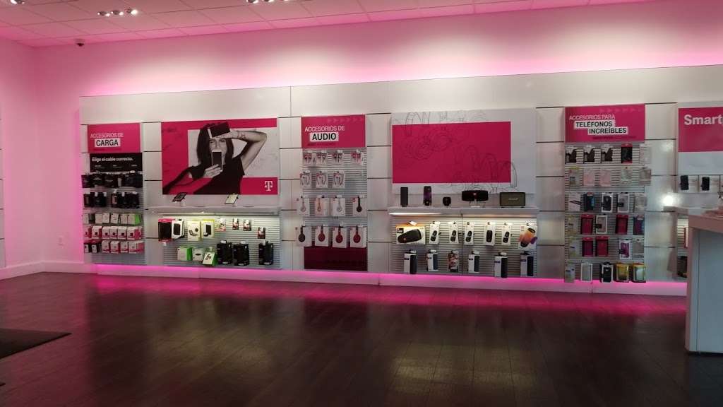 T-Mobile | 4314 W McDowell Rd, Phoenix, AZ 85035, USA | Phone: (623) 738-3622