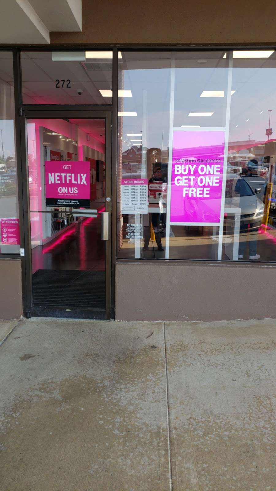 T-Mobile | 21800 Towncenter Plaza Ste 32, Sterling, VA 20164, USA | Phone: (571) 441-2844