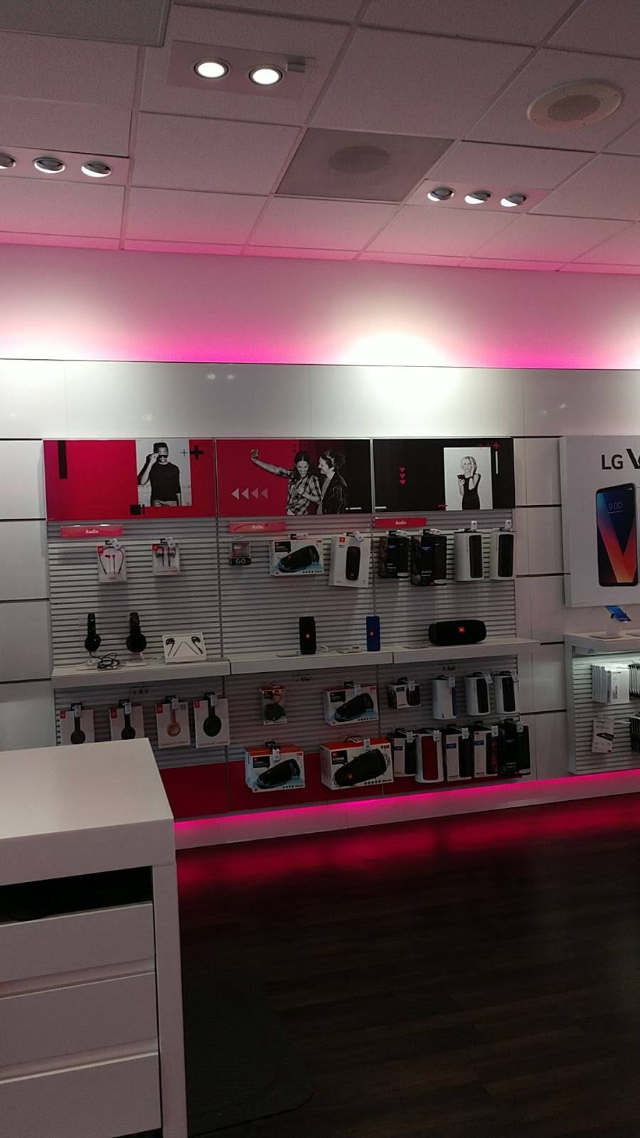 T-Mobile | 9430 Colerain Ave, Cincinnati, OH 45251, USA | Phone: (513) 923-1172