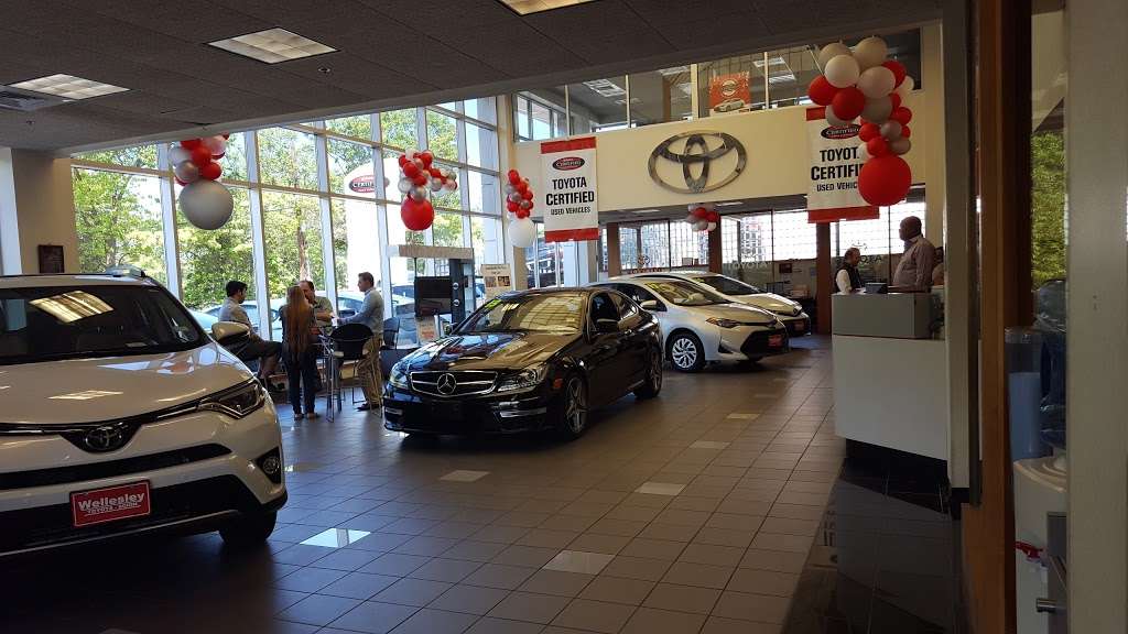 Wellesley Toyota Used Car Department | 216 Worcester St, Wellesley, MA 02481, USA | Phone: (781) 237-2970