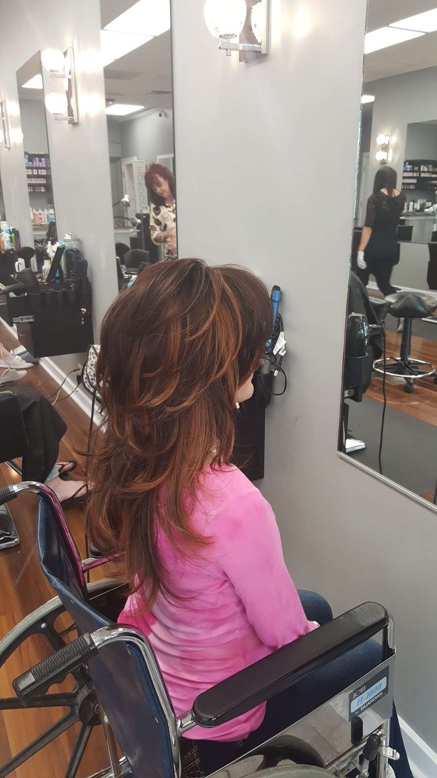 Evoke Salon & Spa | 1877 Waukegan Rd, Glenview, IL 60025, USA | Phone: (847) 486-9400